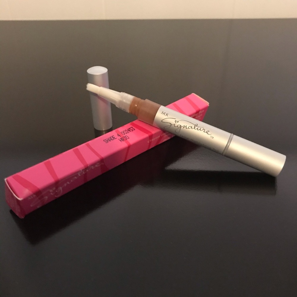 Shade 4 MK Signature Facial Highlighting Pen